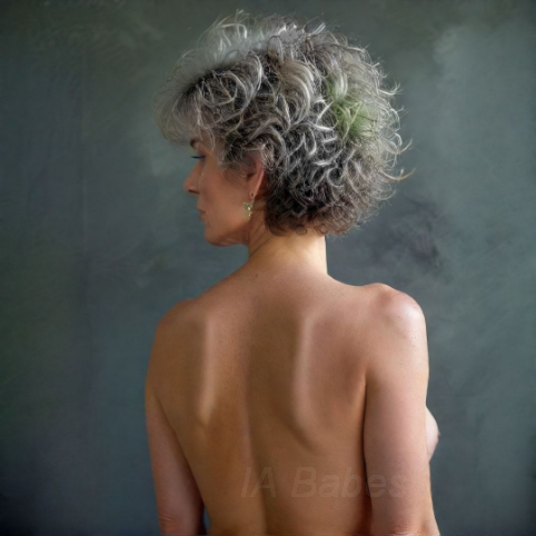 Lou-Ann, 45 ans : Cherche complicité et aventures sensuelles pour des moments exquis !