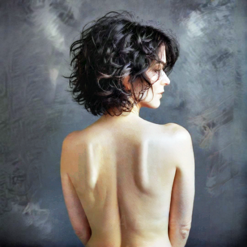 Louisa, 24 ans, cherche partenaire libertin pour nuits enflammées et complicité!